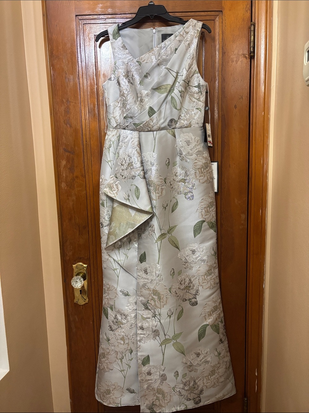 Adrianna Papell One-Shoulder Floral Jacquard Gown in Pale Silver and Sage